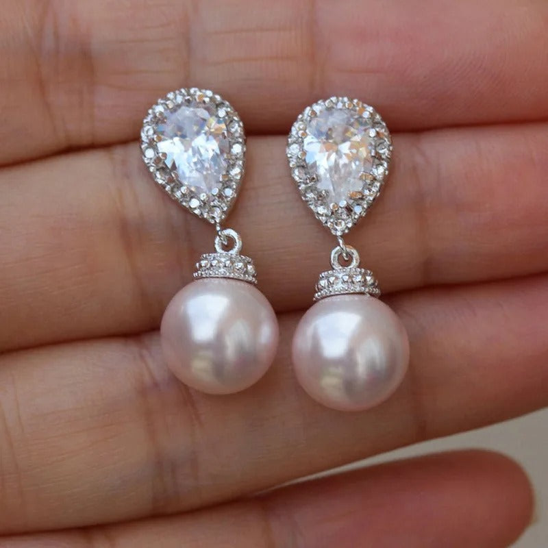 Beige High-end Pearl Earrings, Women's Simple and Fashionable Design, Exquisite, Luxurious, Shiny Jewelry